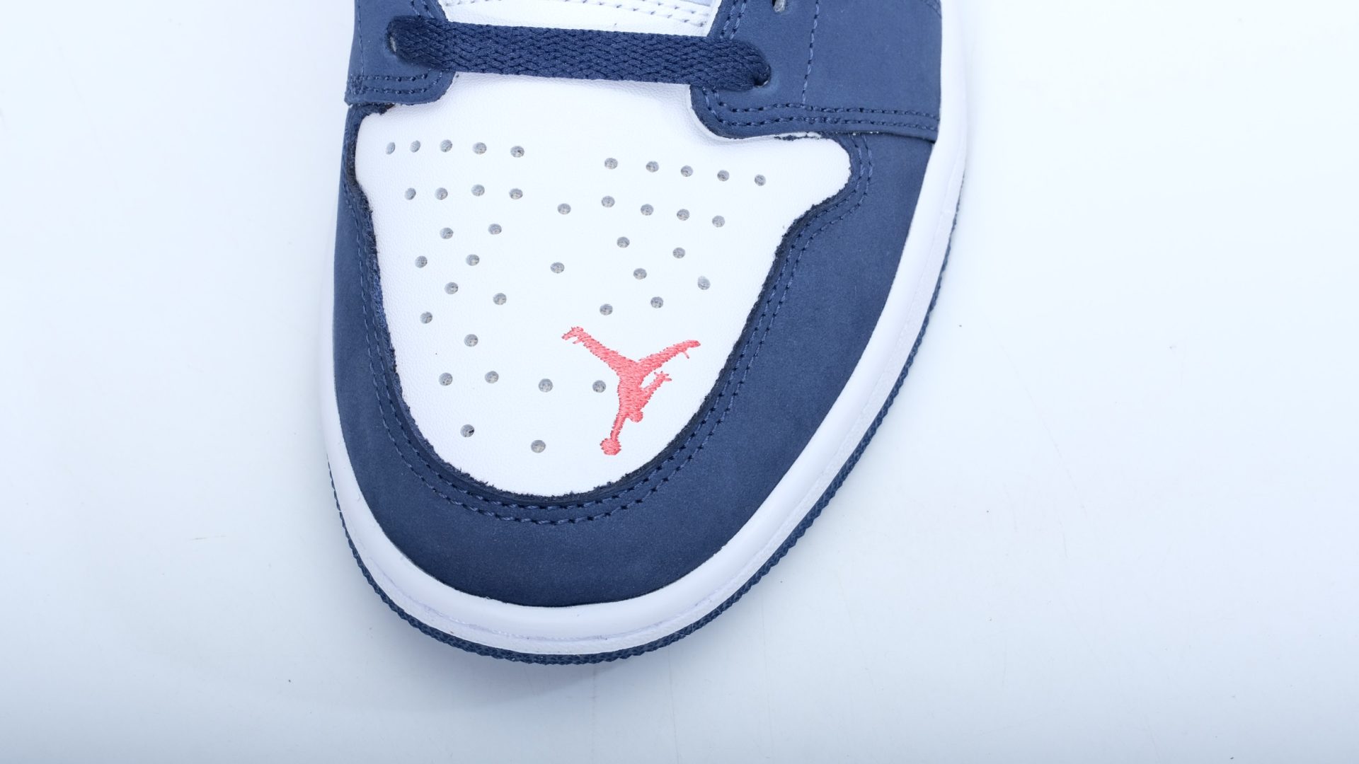 99DFFCAC-9B75-A588-4FDE-429C9CF8AC8E.jpg Eric Koston X Air Jordan Reps 1 Low Sb Midnight Navy