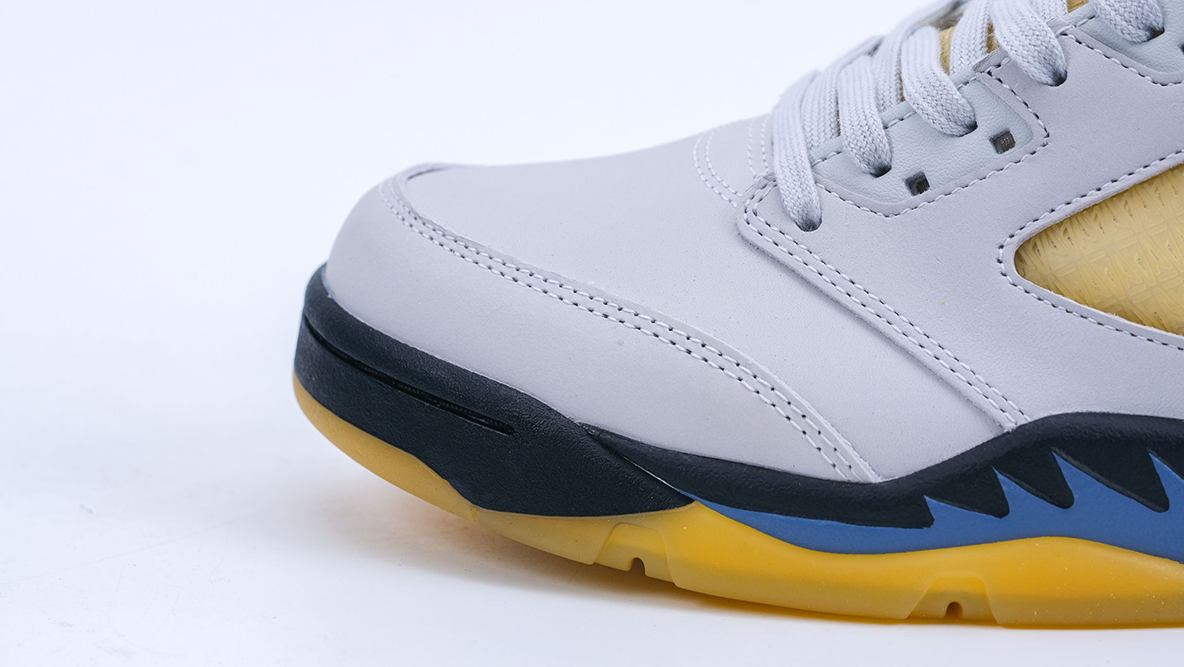 A-Ma-Maniere-x-Wmns-Air-Jordan-5-Retro-Dawn-Replica9.webp A Ma Maniere X Air Jordan 5 Retro Dawn