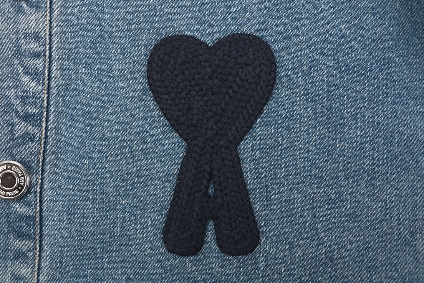 AMI-Paris-Heart-Logo-Embroidered-Denim-Shirt1.jpeg.webp Ami Paris Heart Logo Embroidered Denim Shirt