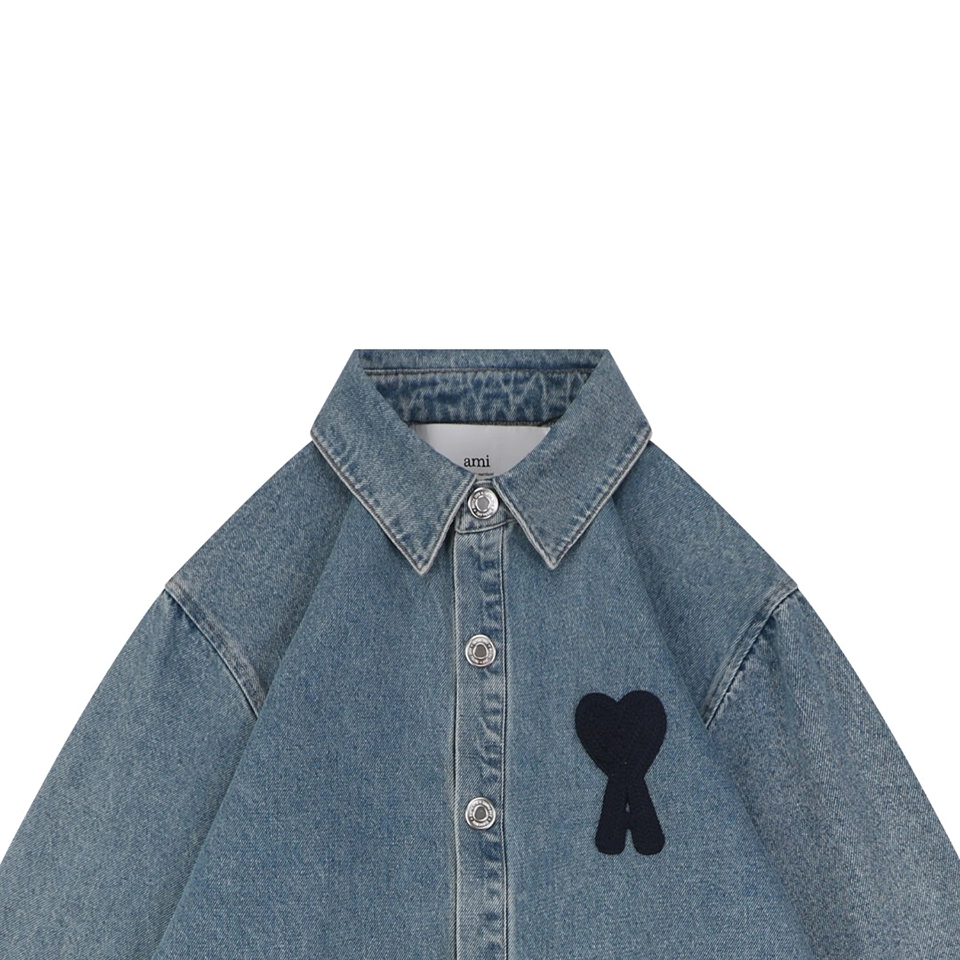 AMI-Paris-Heart-Logo-Embroidered-Denim-Shirt5.jpeg.webp Ami Paris Heart Logo Embroidered Denim Shirt