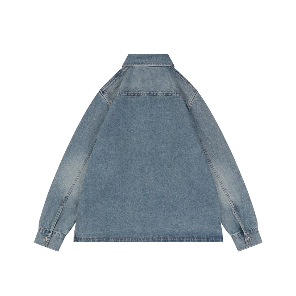 AMI-Paris-Heart-Logo-Embroidered-Denim-Shirt8.jpeg.webp Ami Paris Heart Logo Embroidered Denim Shirt