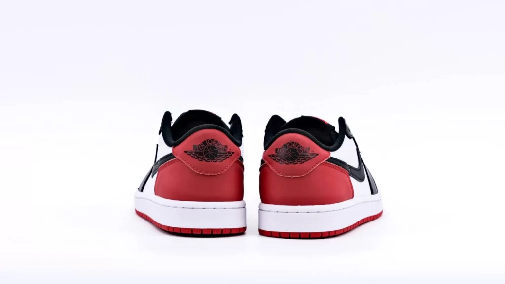 Air Jordan 1 Retro Low Og Black Toe – Image 5 Air Jordan 1 Retro Low OG 'Black Toe'Replica