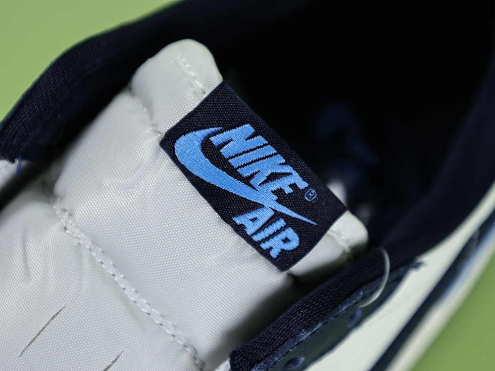 Air Jordan 1 Retro Low Og Obsidian Unc &ndash; Image 4