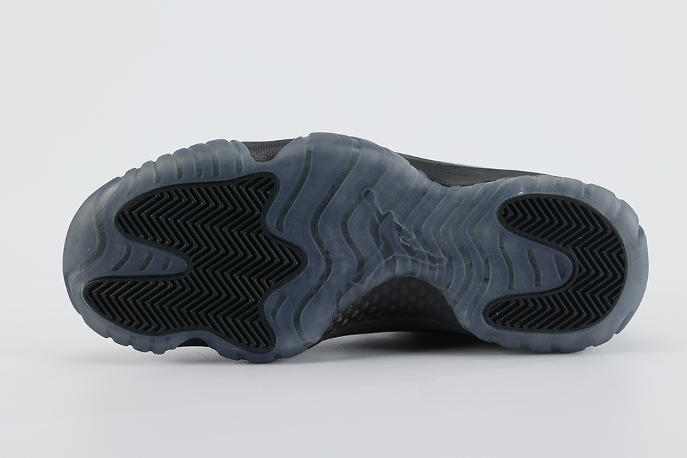Air Jordan 11 Retro Cap And Gown
