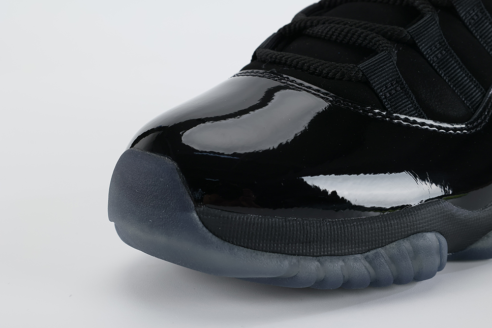 Air Jordan 11 Retro Cap And Gown