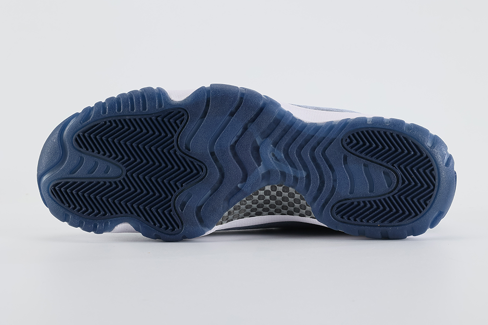 Wmns Air Jordan 11 Retro Midnight Navy Velvet