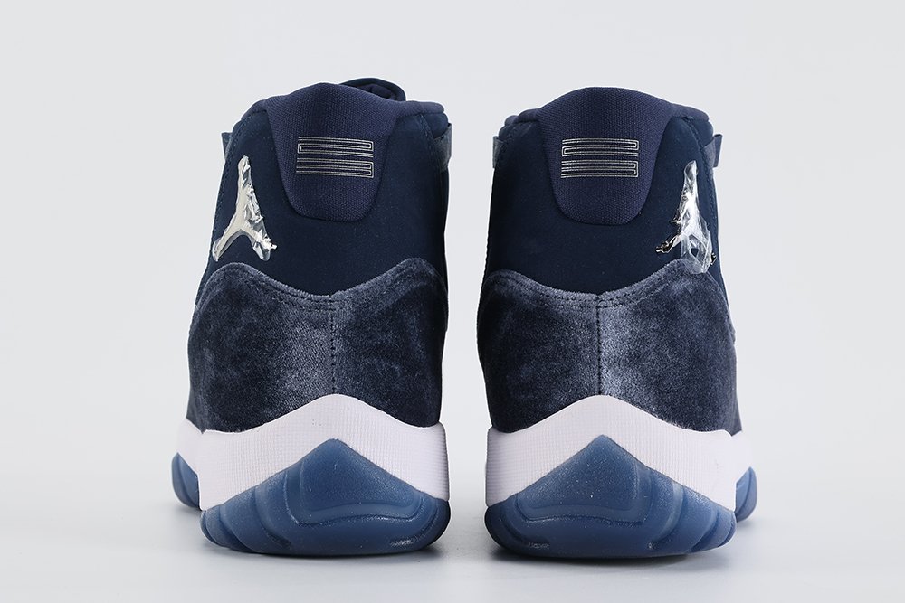 Wmns Air Jordan 11 Retro Midnight Navy Velvet – Image 4 Air Jordan 11 Retro 'Midnight Navy Velvet' Replica