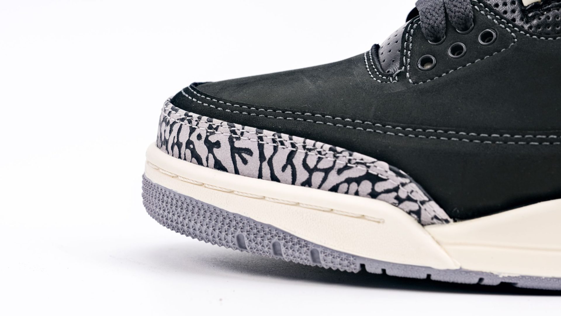 Air-Jordan-3-Retro-Off-Noir-Replica1.jpg Air Jordan 3 Retro Off Noir