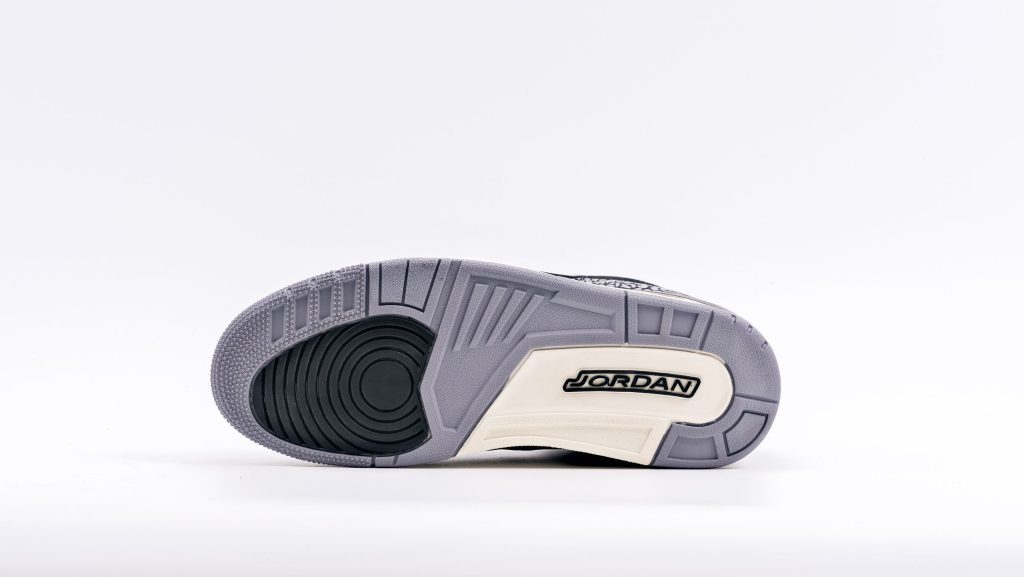 Air Jordan 3 Retro Off Noir – Image 3 Air Jordan 3 Retro Off Noir Replica