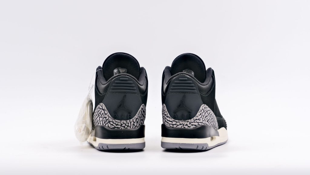 Air Jordan 3 Retro Off Noir – Image 4 Air Jordan 3 Retro Off Noir Replica