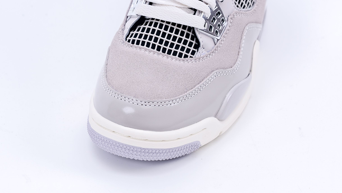 Air Jordan 4 Retro Frozen Moments Replica