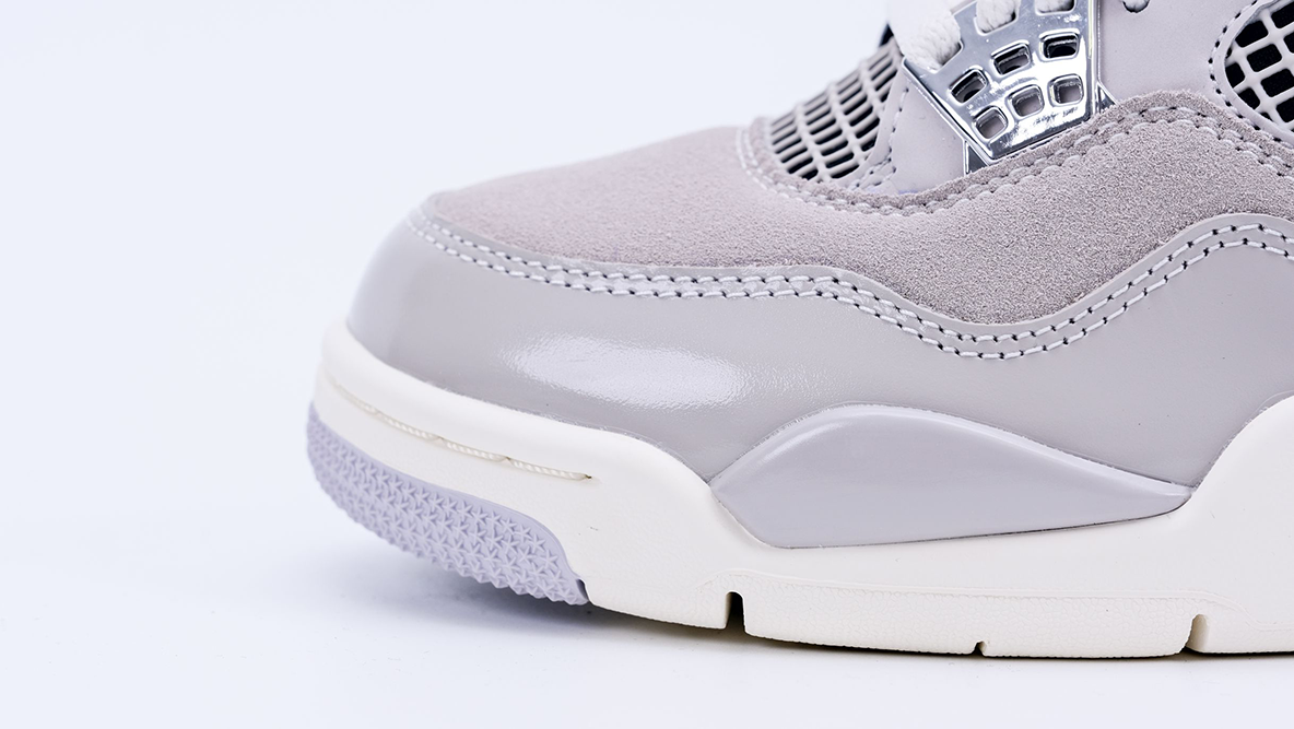 Air Jordan 4 Retro Frozen Moments Replica