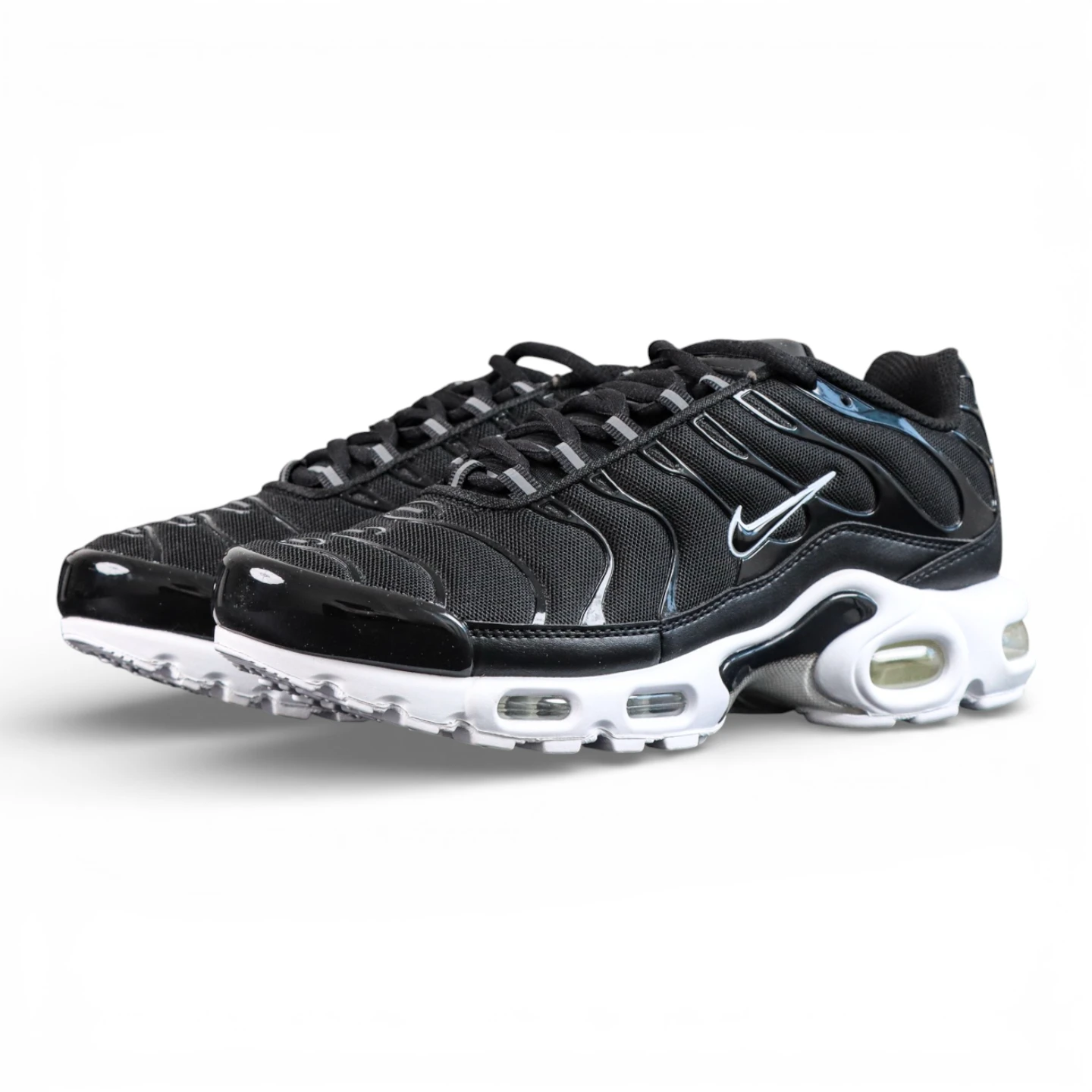 Air-Max-Plus-Black-White.webp Air Max Plus Black White