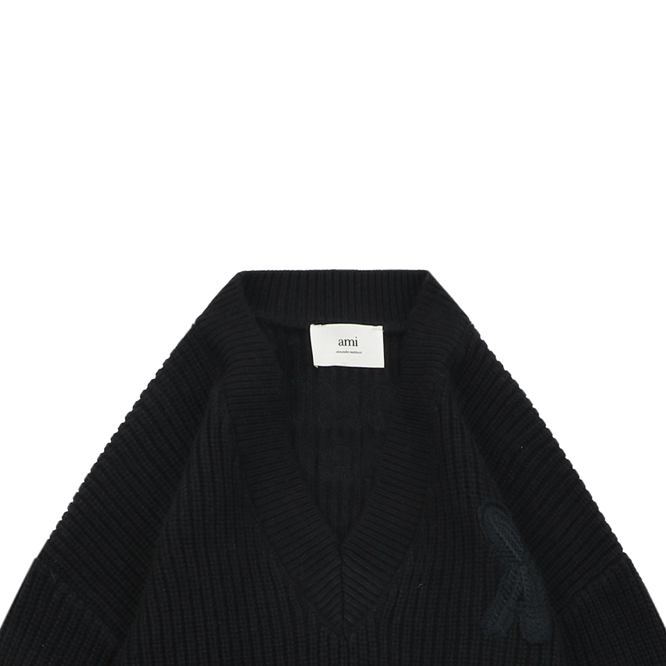 Ami-Heart-Color-Block-Knit-Cardigan4.jpeg.webp Ami Heart Color Block Knit Cardigan