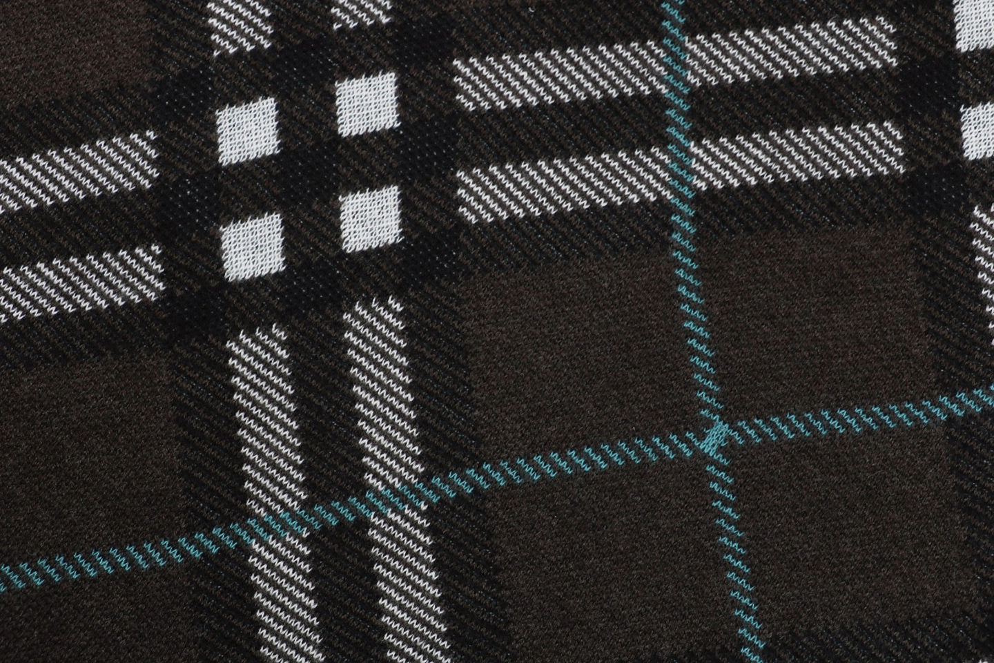 BBrry-Diagonal-Plaid-Round-Neck-Sweater6.jpeg.webp Bbrry Diagonal Plaid Round Neck Sweater