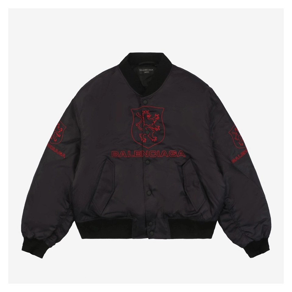 Balenciaga-x-Manchester-United-Crest-Embroidered-Lightweight-Cotton-Jacket1.jpeg.webp Blcg X Manchester United Crest Embroidered Lightweight Cotton Jacket