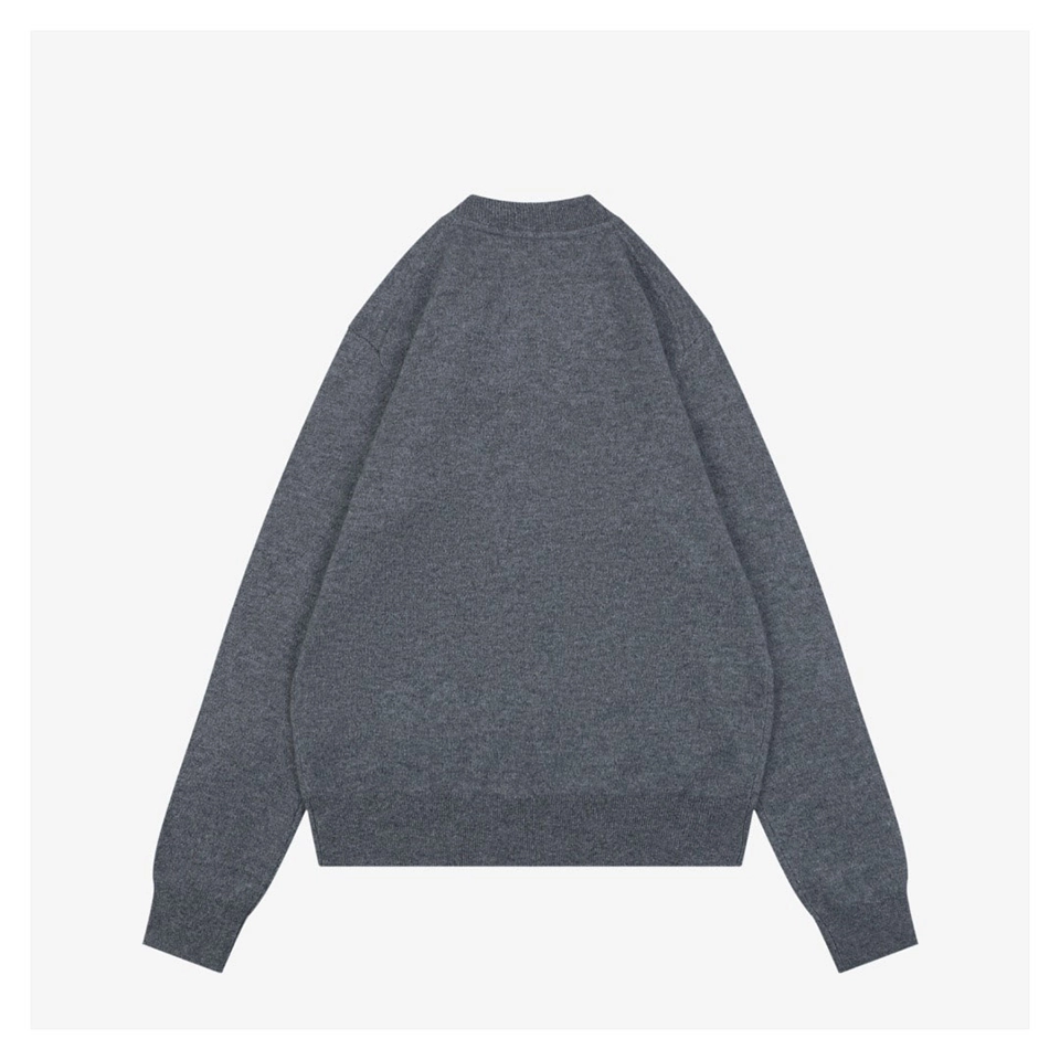 Burberry-Tonal-Equestrian-Knight-Embroidered-Crewneck-Sweater6.jpeg.webp Bbry Tonal Equestrian Knight Embroidered Crewneck Sweater