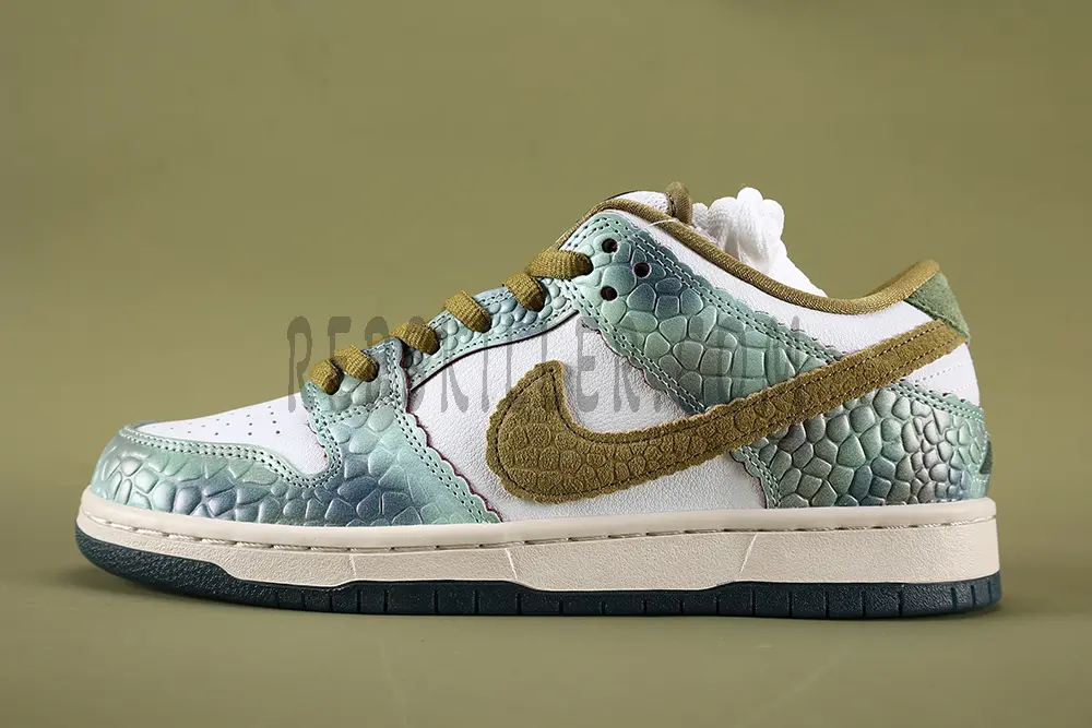 Alexis Sablone X Nike Dunk Low Sb Chameleon
