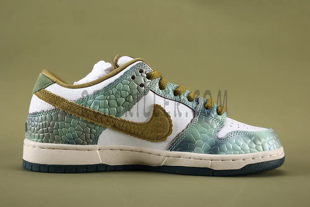 Alexis Sablone X Nike Dunk Low Sb Chameleon