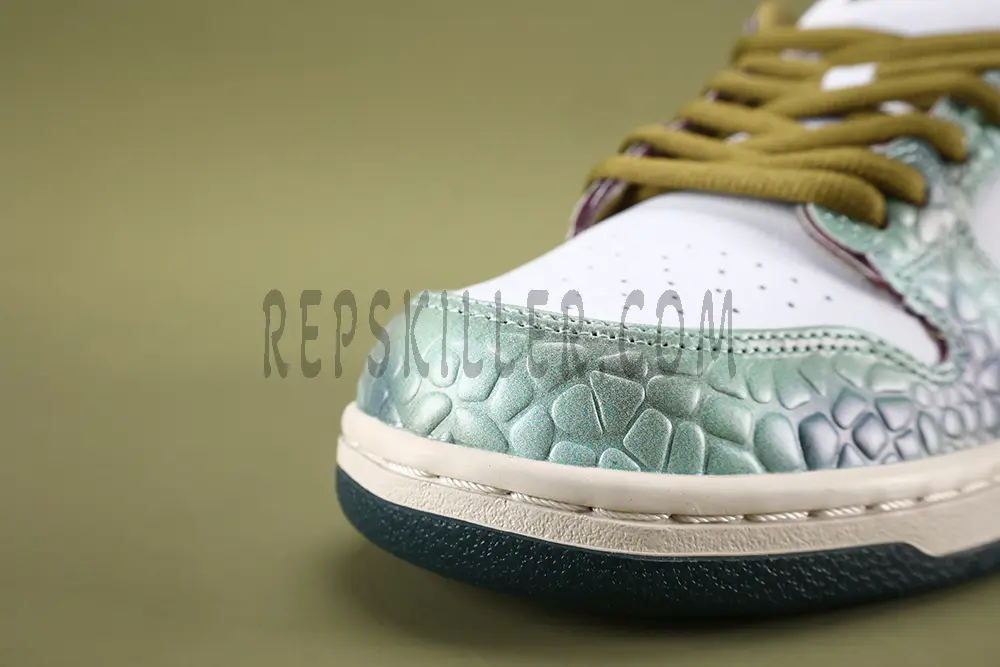 Alexis Sablone X Nike Dunk Low Sb Chameleon