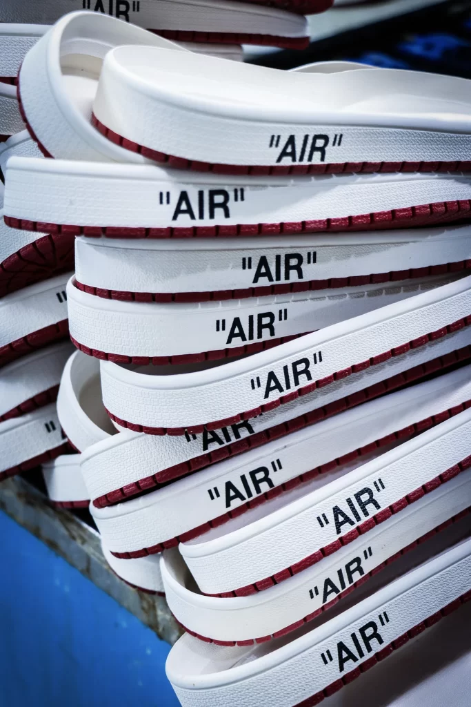 Off White X Air Jordan 1 Retro High Og Chicago – Image 4 Off-White x Air Jordan 1 Retro High OG 'Chicago' Replica