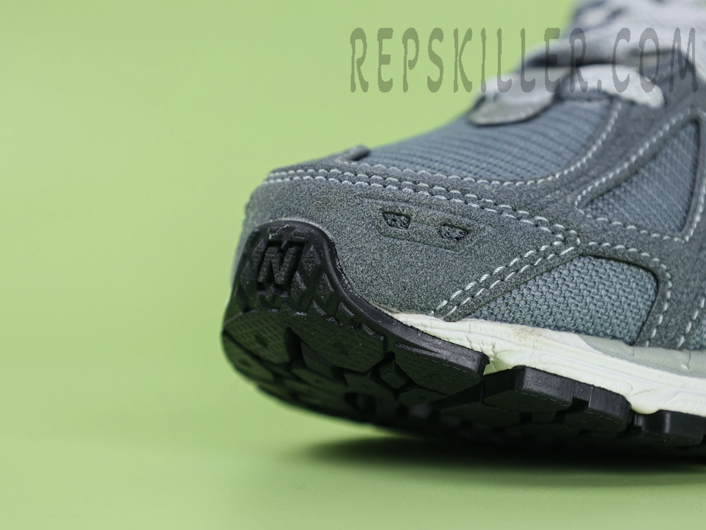 New Balance 1906R Titanium