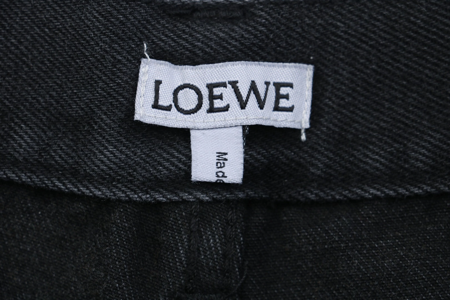 L-Black-Logo-Patch-Denim-Pants1.jpeg.webp L Black Logo Patch Denim Pants