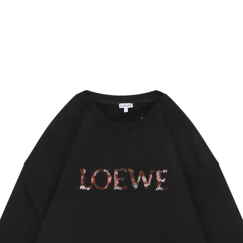 L-Gradient-Embroidered-Logo-Crewneck-Sweatshirt7.jpeg.webp L Gradient Embroidered Logo Crewneck Sweatshirt