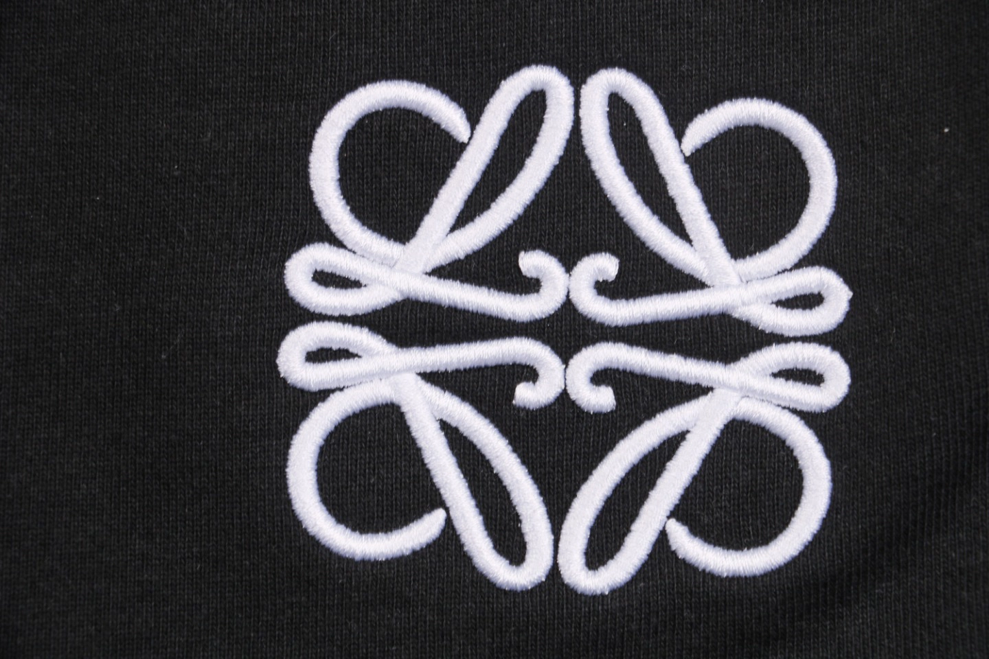 L-Side-Stripe-Floral-Logo-Embroidered-Shorts2.jpeg.webp L Side Stripe Floral Logo Embroidered Shorts