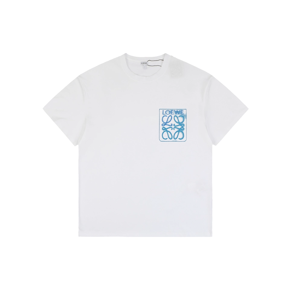 Loewe-Gradient-Anagram-Faux-Pocket-Embroidered-T-Shirt12.jpg-5.webp Loe Gradient Anagram Faux Pocket Embroidered T Shirt
