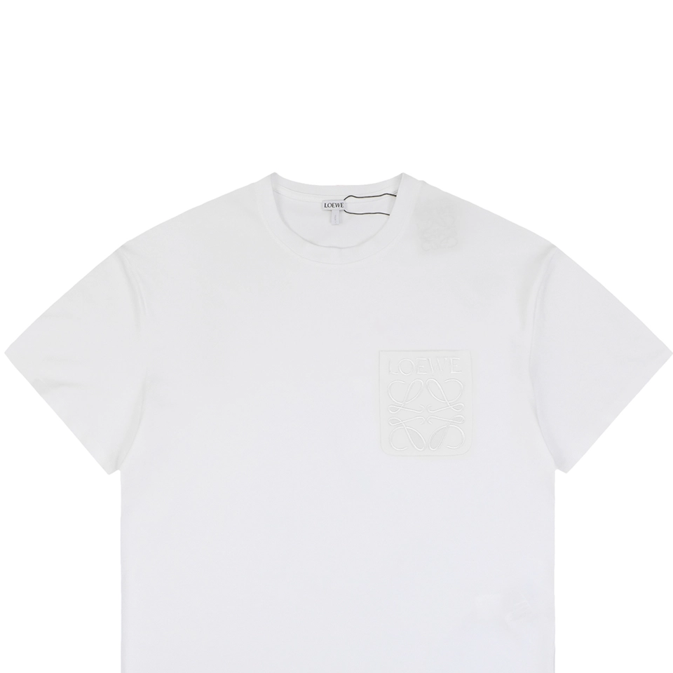 Loewe-Tonal-Anagram-Pocket-Embroidered-T-Shirt11.jpg.webp Loe Tonal Anagram Pocket Embroidered T Shirt