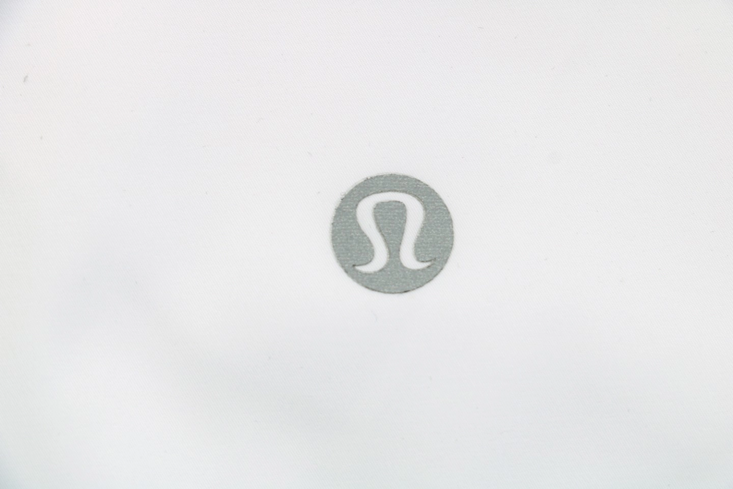 Lululemon-Womens-Hooded-Sun-Protective-Windbreaker6.jpeg.webp Lululemon Womens Hooded Sun Protective Windbreaker