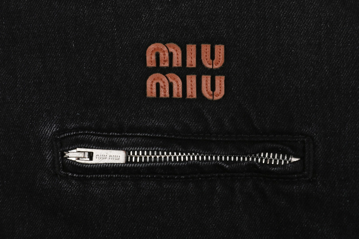 Miu-Miu-Denim-Padded-Jacket-with-Corduroy-Collar6.jpeg.webp Mm Denim Padded Jacket With Corduroy Collar