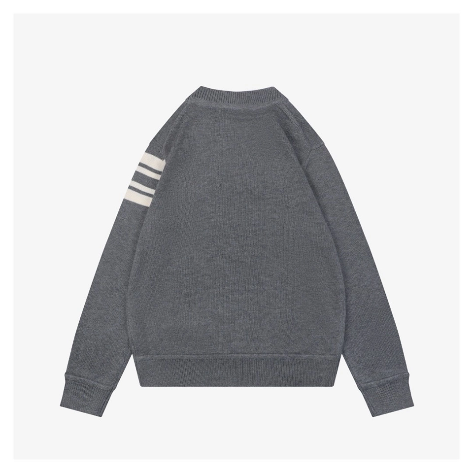 Moncler-Curved-Logo-Crewneck-Knit-Arm-Patch-Sweater3.jpeg.webp Mxxcler Curved Logo Crewneck Knit Arm Patch Sweater