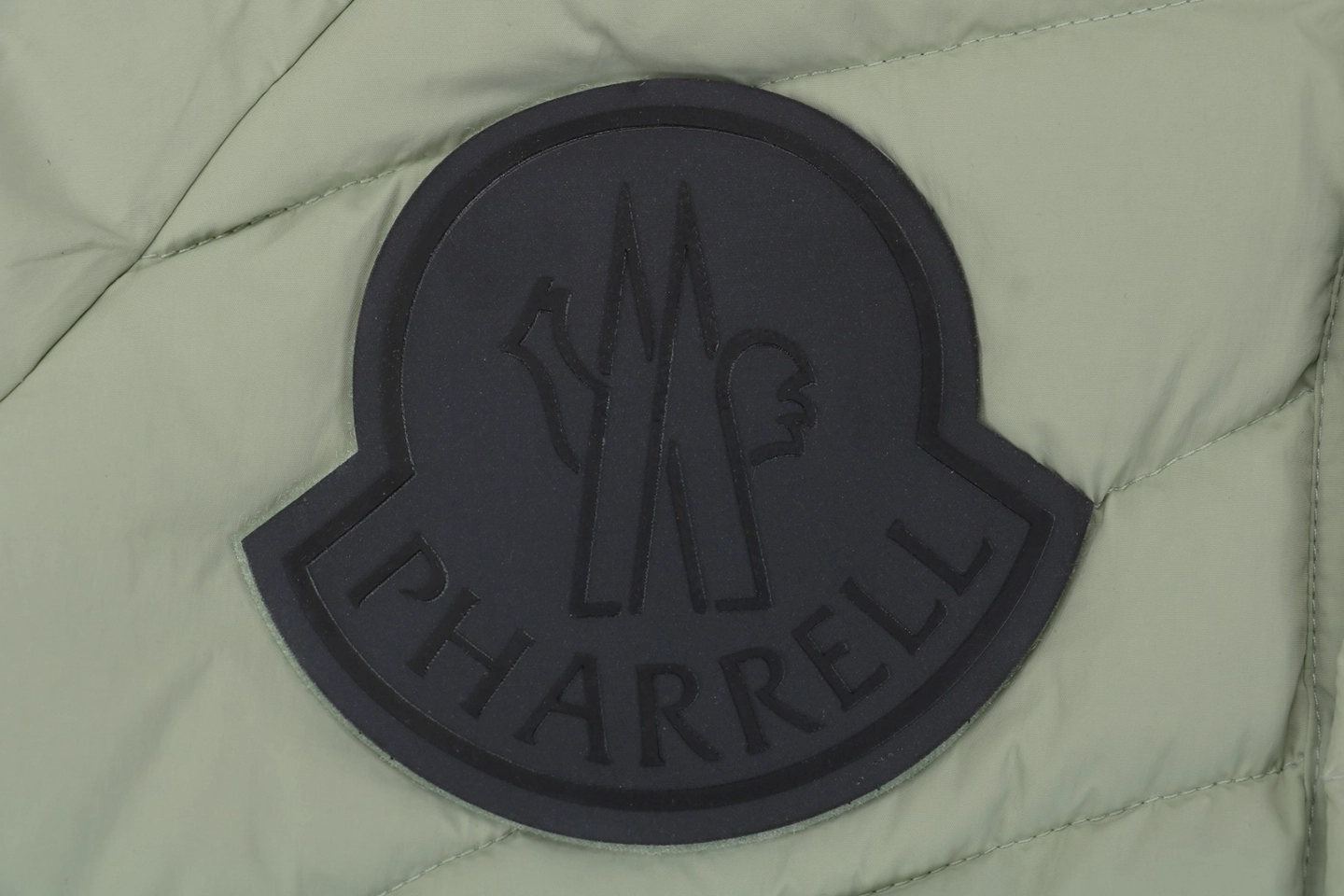 Mxxcler-x-Pharrell-Williams-Patchwork-Utility-Hooded-Down-Jacket5.jpeg.webp Mxxcler X Pharrell Williams Patchwork Utility Hooded Down Jacket