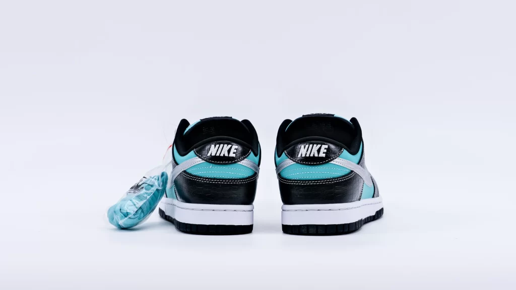 Diamond Supply Co X Dunk Low Pro Sb Tiffany – Image 5 Diamond Supply Co. x Dunk Low Pro SB 'Tiffany' Reps