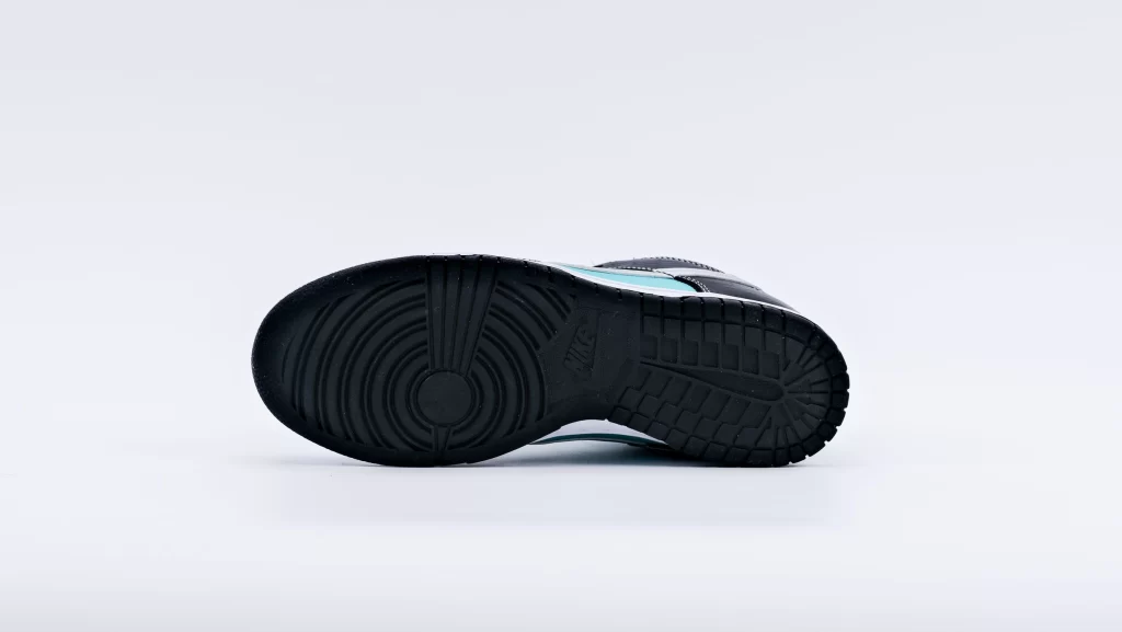 Diamond Supply Co X Dunk Low Pro Sb Tiffany – Image 4 Diamond Supply Co. x Dunk Low Pro SB 'Tiffany' Reps