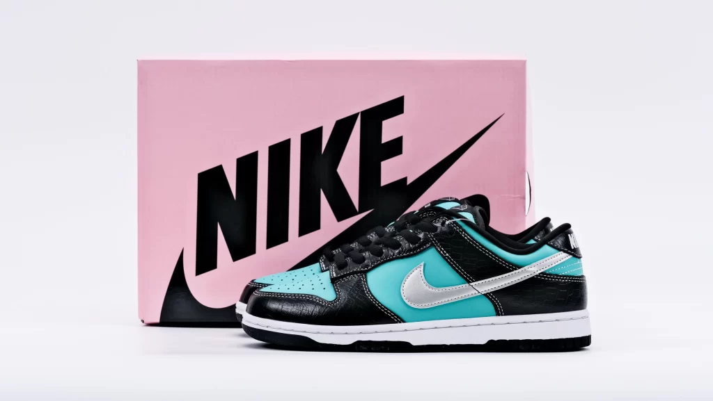 Diamond Supply Co X Dunk Low Pro Sb Tiffany – Image 1 Diamond Supply Co. x Dunk Low Pro SB 'Tiffany' Reps