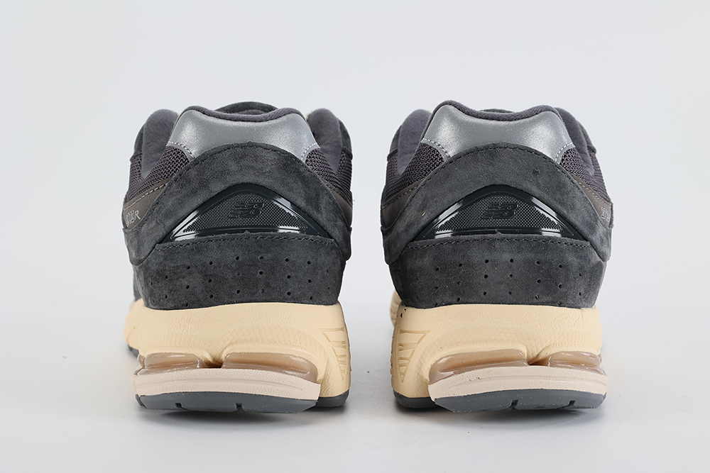 New Balance 2002R Phantom – Image 5 New Balance 2002R 'Phantom' Replica