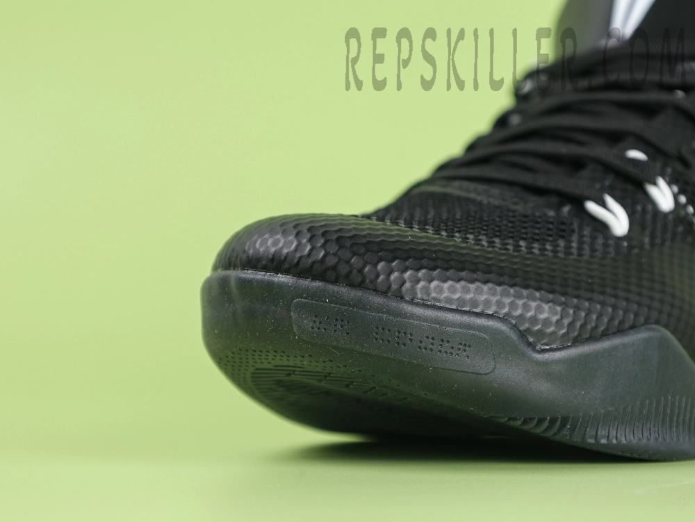 Kobe 11 Team Bank Black