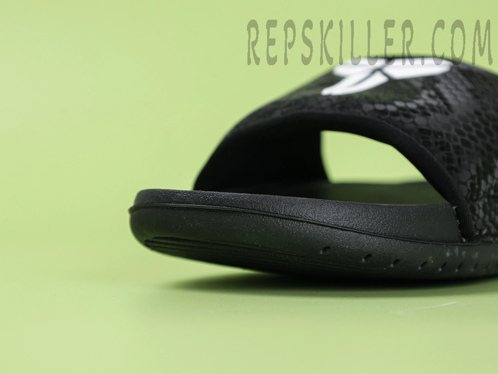 Nike Kobe Offcourt Slide Triple Black