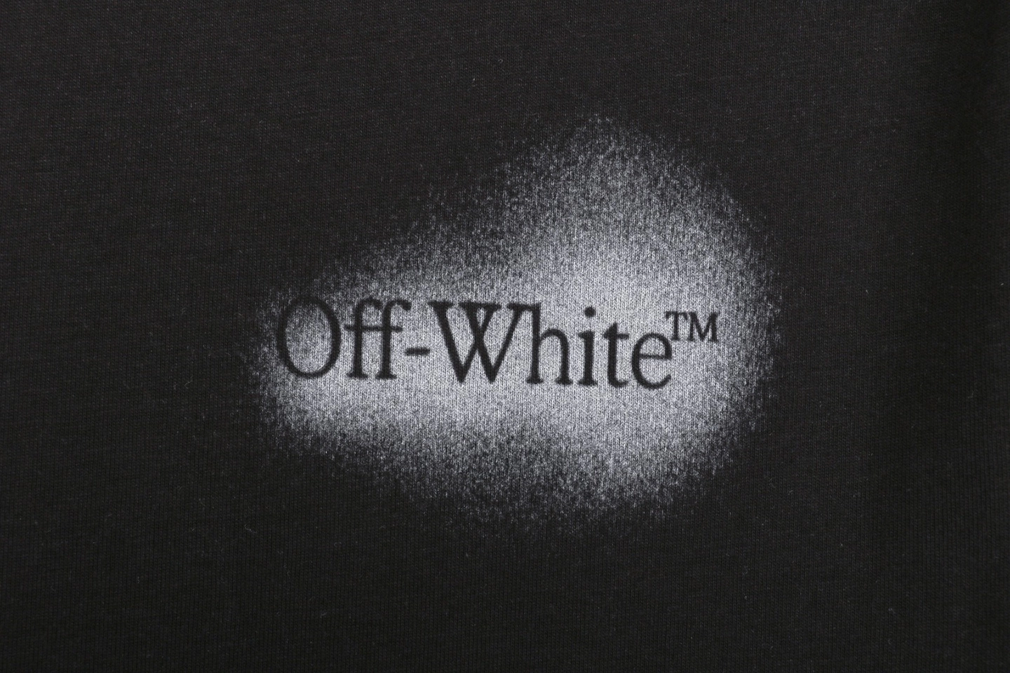 OFF-WHITE-CO-VIRGIL-Spray-Paint-Arrow-Graphic-T-Shirt-–-BlackWhite7.jpeg.webp Off White Spray Paint Arrow Graphic T Shirt Black White