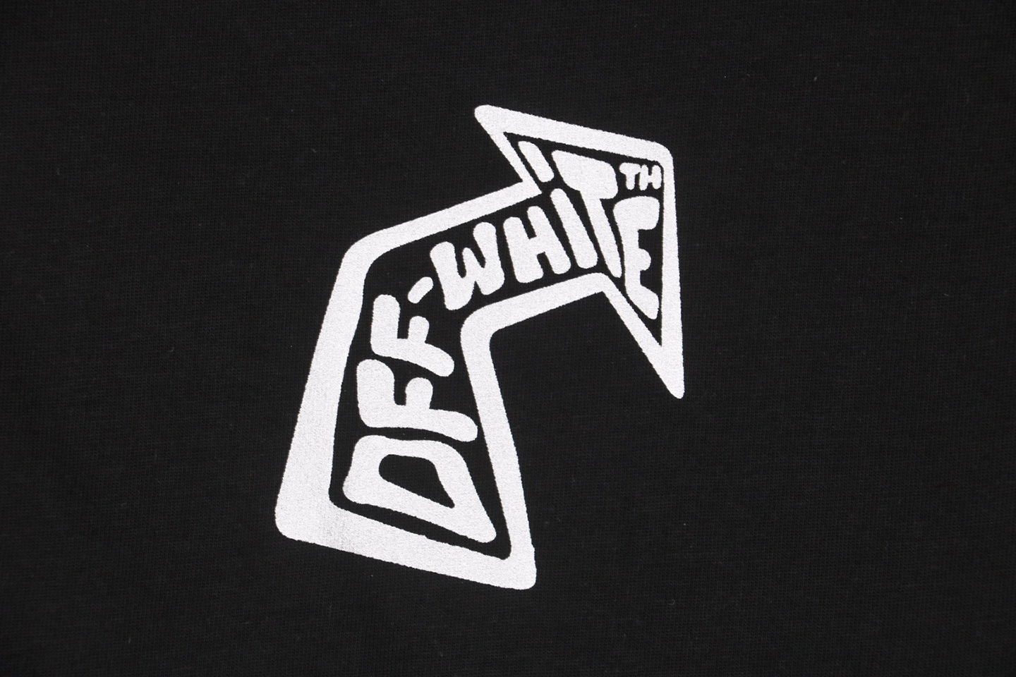 OFF-WHITE-CO-Virgil-Nail-Arrows-Print-Short-Sleeve-T-Shirt22.jpeg.webp Off White Co Virgil Nail Arrows Print T Shirt