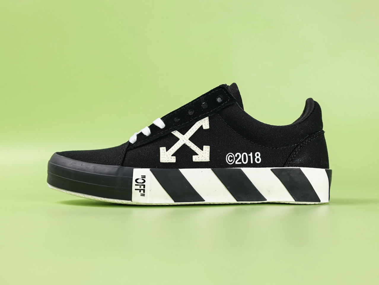 Off White Vulc Low Top Black