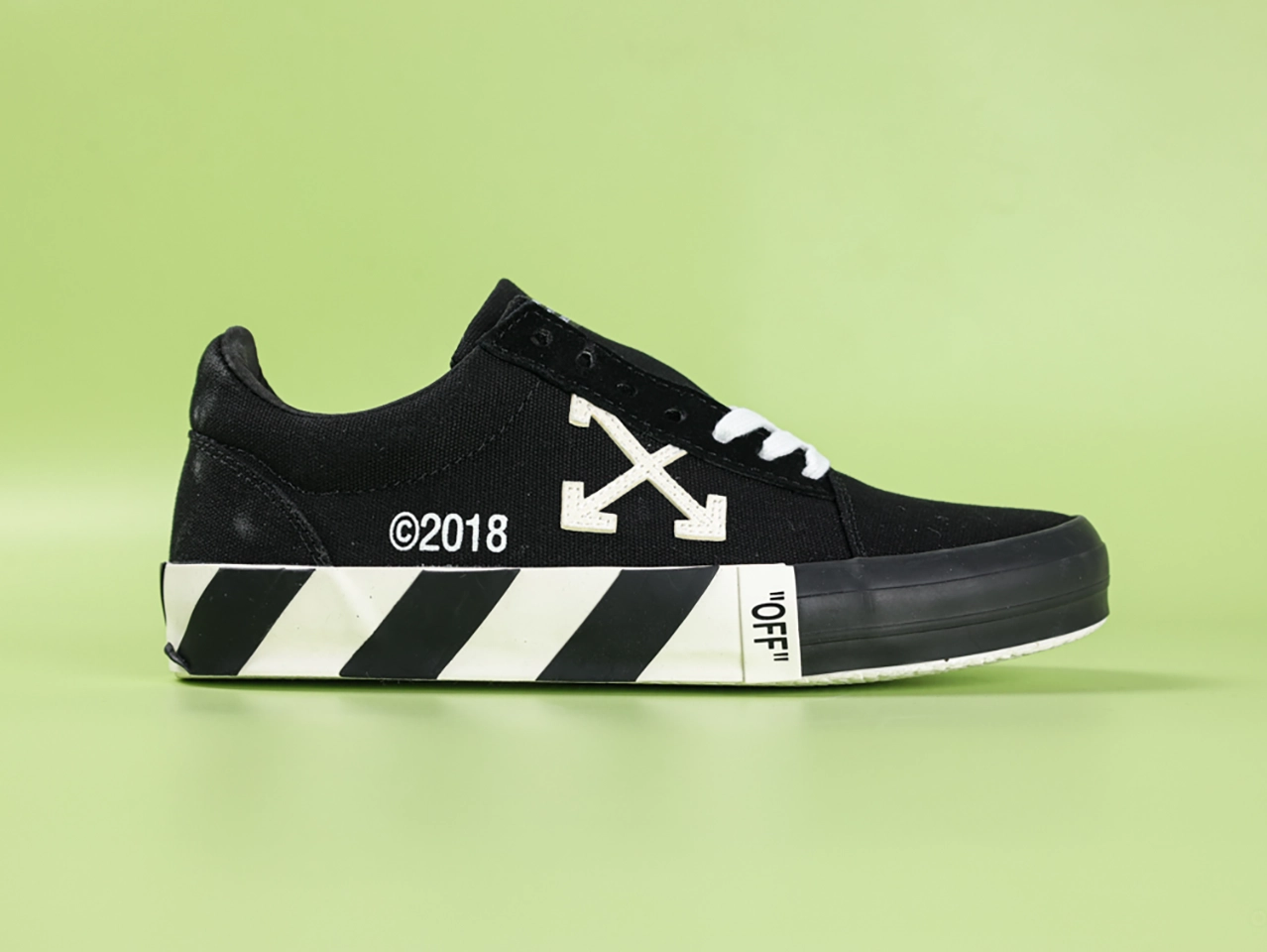 Off White Vulc Low Top Black