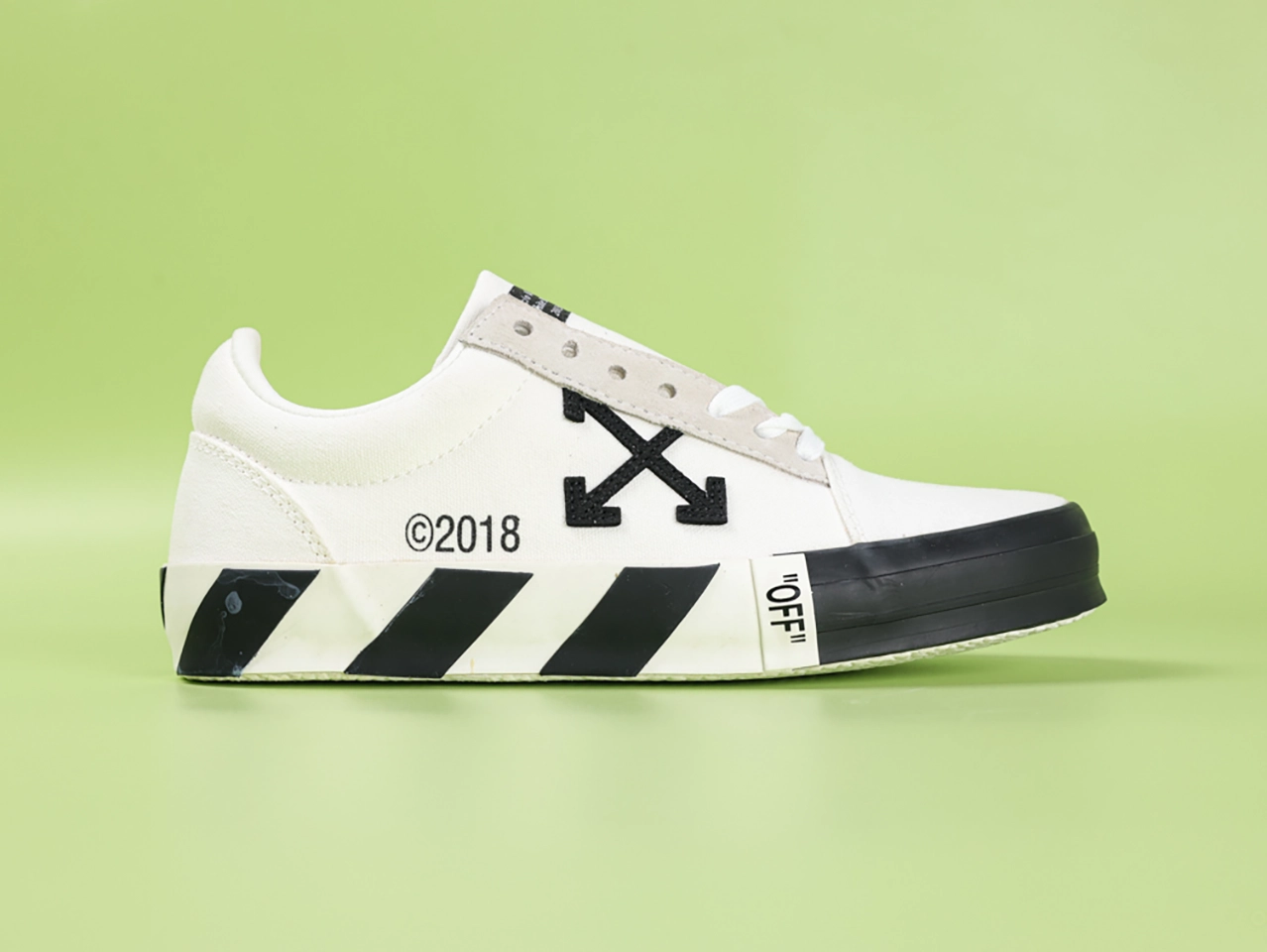 Off White Vulc Low Top White
