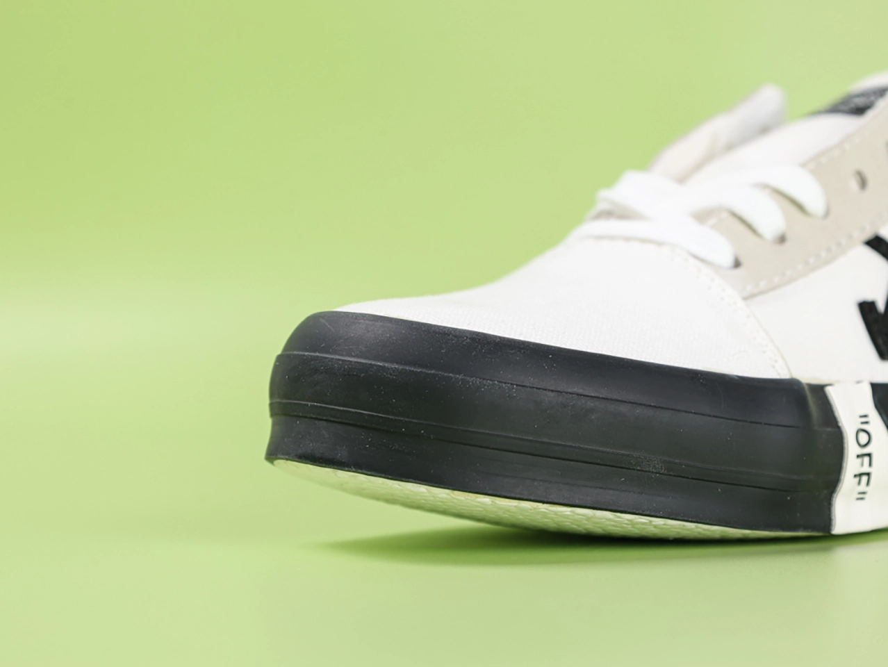 Off White Vulc Low Top White