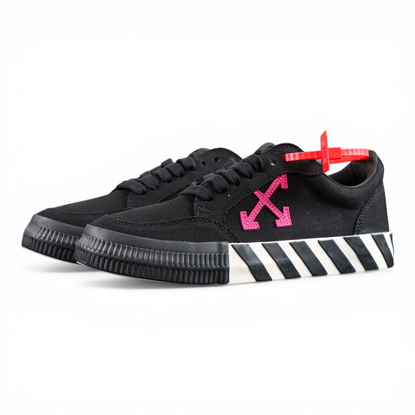 Off-White-Vulc-Sneaker-Black-Fuchsia-1778876760.webp Off White Vulc Sneaker Black Fuchsia 2