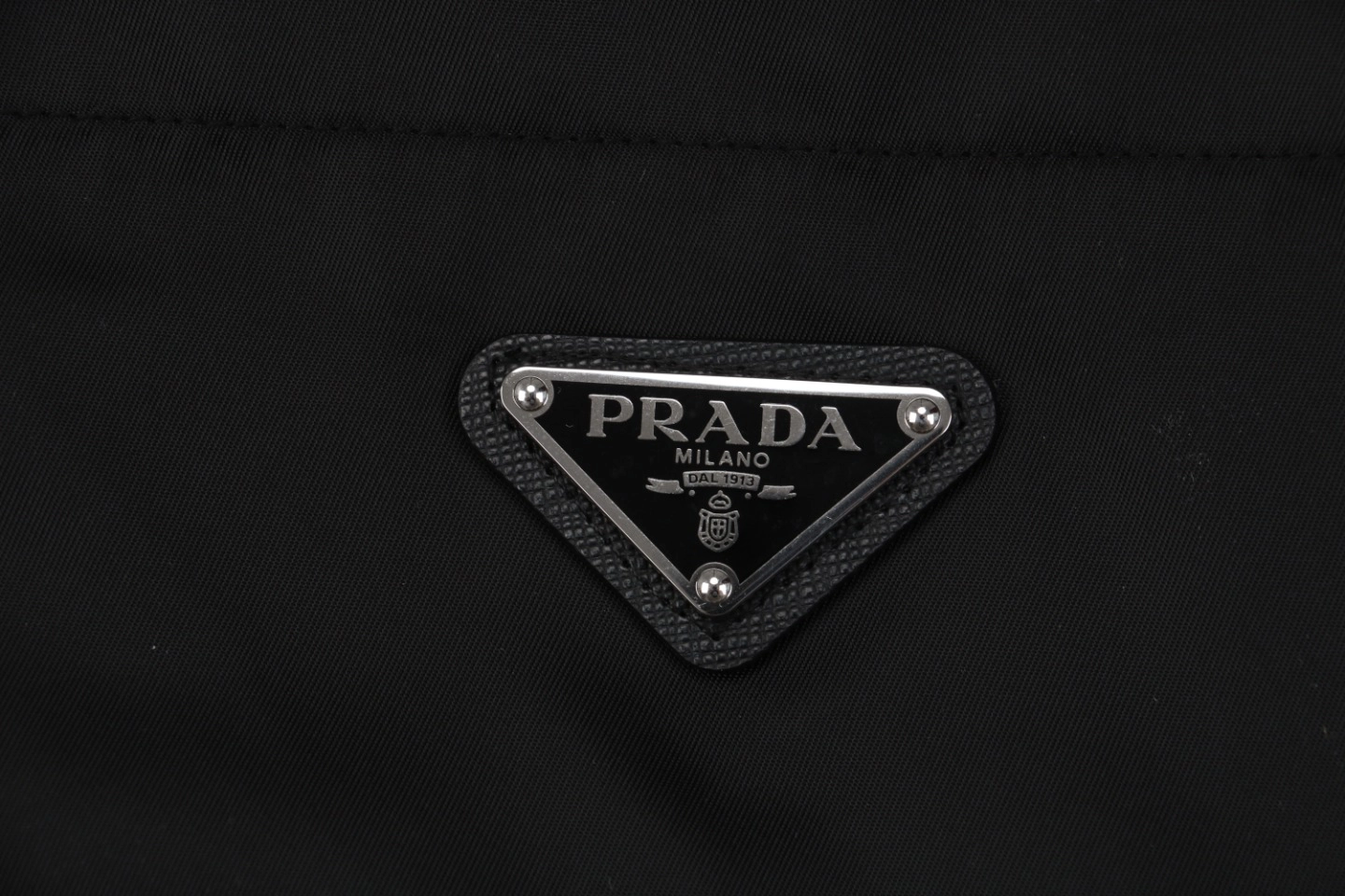PD-Re-Nylon-Pocket-Triangle-Logo-Nylon-Shirt-Jacket5.jpeg.webp Prada Re Nylon Pocket Triangle Logo Nylon Shirt Jacket