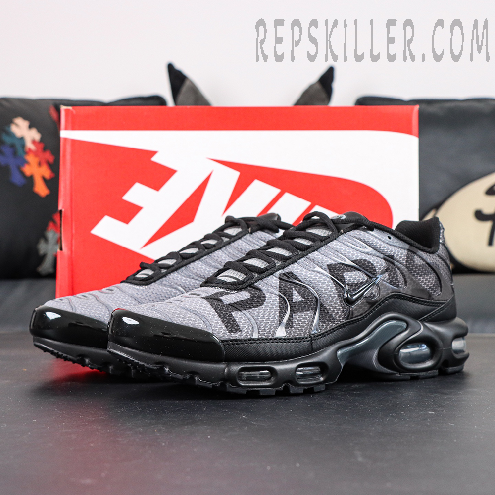 Paris-Saint-Germain-x-Air-Max-Plus-Black-Particle-Grey9.jpg.webp Paris Saint Germain X Air Max Plus Black Particle Grey